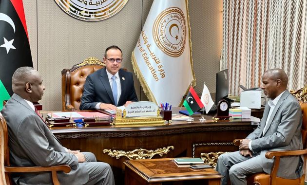 اجتماع مشترك لتعزيز التعاون بين وزارتي التربية والتعليم والثقافة ضمن برنامج الـ100 يوم