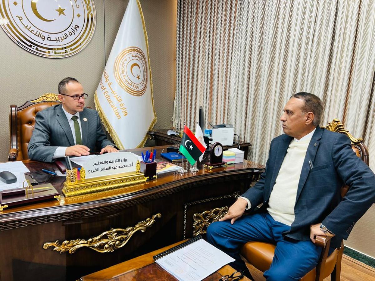 الوزير يعقد اجتماعًا مع مدير إدارة الاحتياط العام