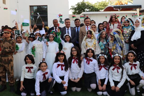 وزير التربية والتعليم يحضر احتفال مدرسة الجمهورية للتعليم الاساسي بالذكرى ال71 لاستقلال ليبيا