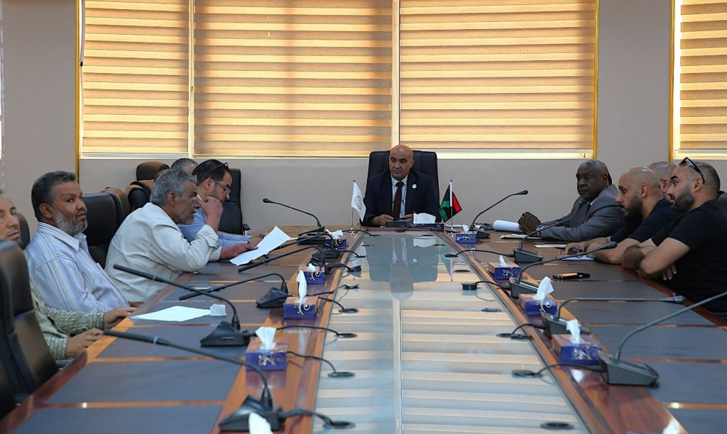مدير مكتب المتابعة وتقييم الأداء بالوزارة يعقد اجتماعًا بعدد من رؤساء أقسام المتابعة وتقييم الأداء بعدد من المراقبات
