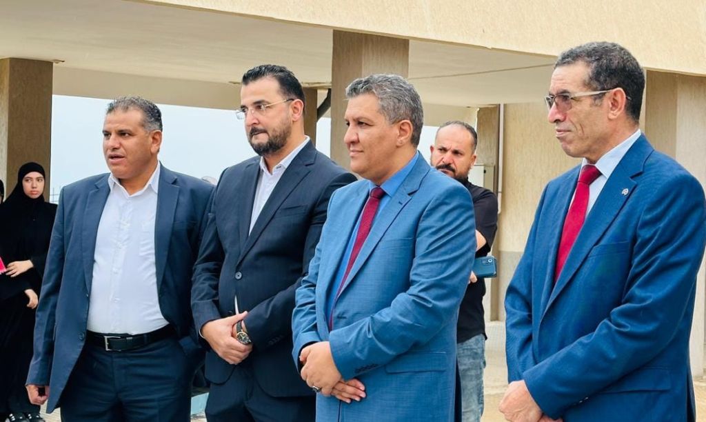 يتابع انطلاق العام الدراسي في مدرسة 20 فبراير الثانوية بنات ببلدية زوارة