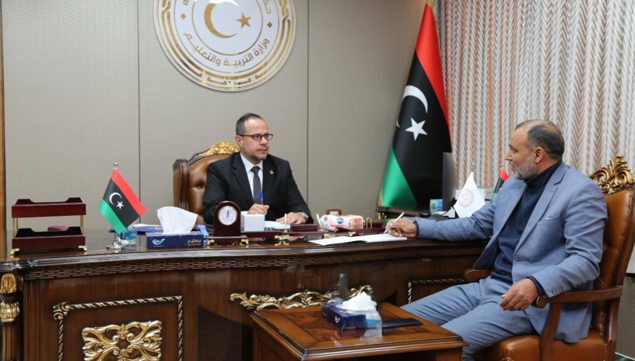 لجنَة قافِلة المعونات التَّعليمية بالوزارة تجتمع مع مُراقبي التَّعليم بالمنطقة الشرقية