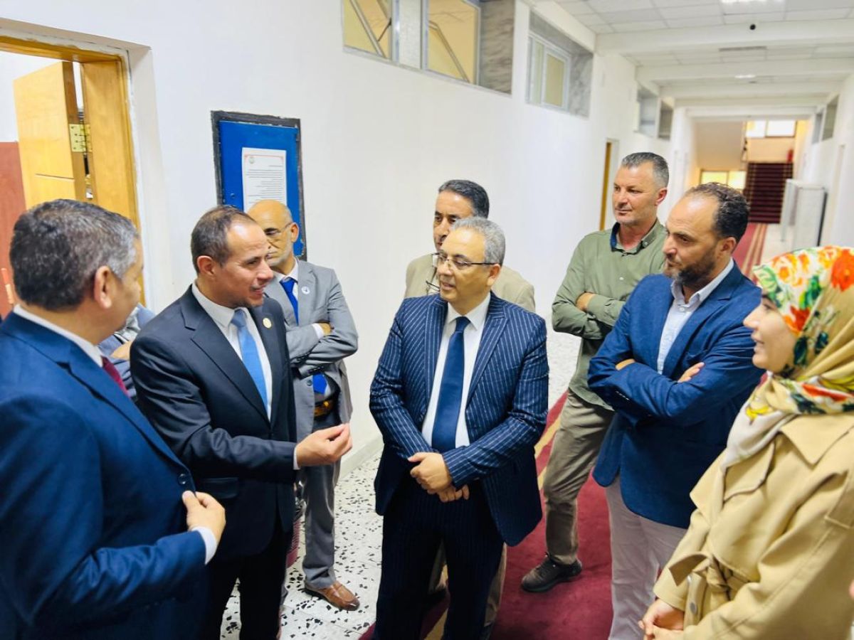 وزير التربية والتعليم يزور المركز العام للتدريب وتطوير التعليم ويطّلع على سير العمل