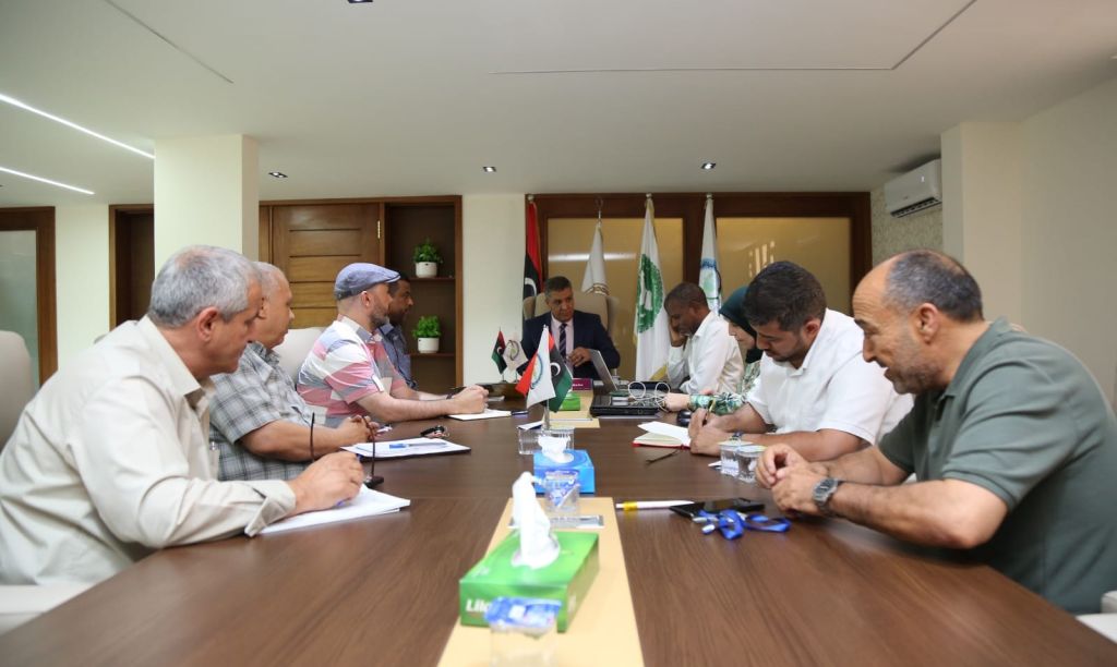 وزير التربية والتعليم يترأس الاجتماع السادس عشر للجنة العليا لمبادرة تحدي القراءة