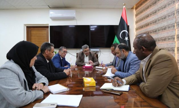 الوزير يشارك في مراسم إيقاد الشعلة إيذانًا بإنطلاق مسابقة العدو الريفي على مستوى ليبيا