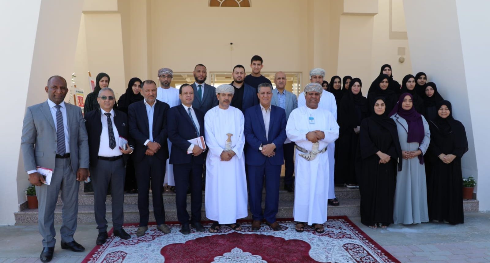 "المقريف" يزور مُحافظة الدّاخلية بِسلطنة عُمان