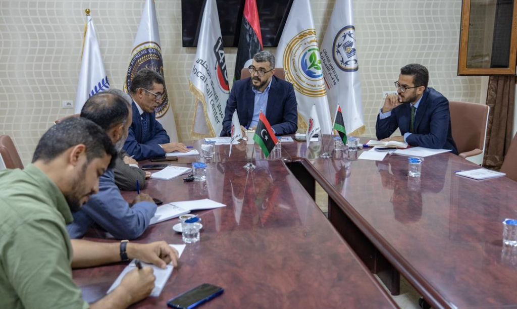 رَئيس الفريق الحُكومي للطوارئ والاِستجابة السريعة يَستعرض مع ممثلي الوزارة جُهود حصر الأضرار وتعليم التلامِيذ في مناطق نُزوحهم