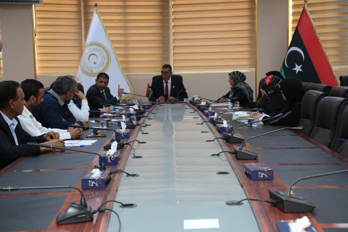 لجنة شؤون المعلمين تعقد اجتماعها الأول