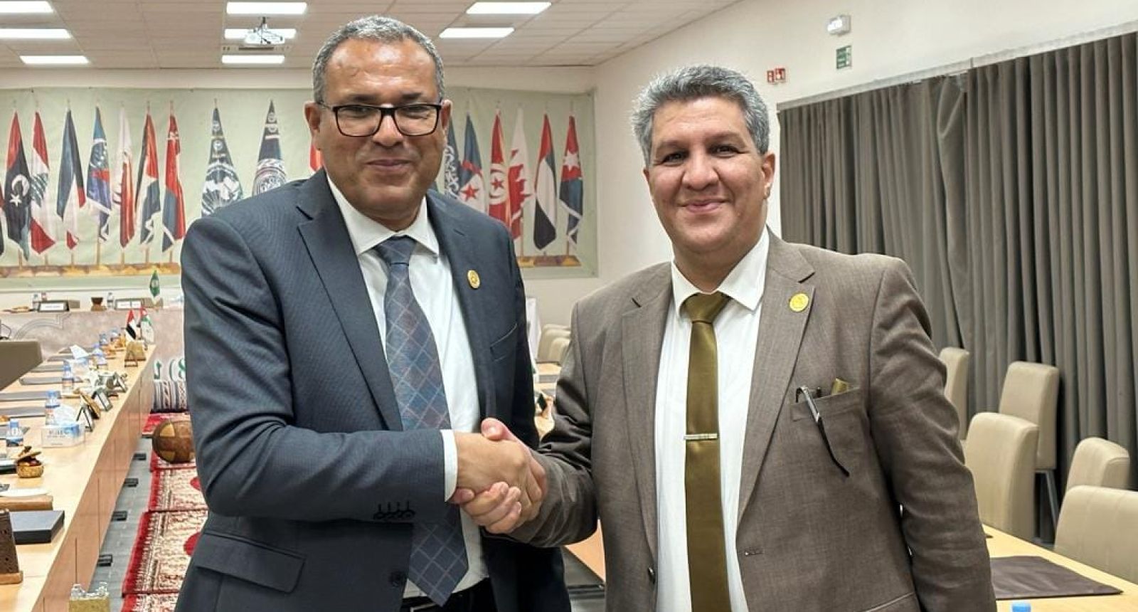 وَزير التَّربية والتَّعليم يعقد اِجتماعاً تشاورياً مع نظيره التونسي