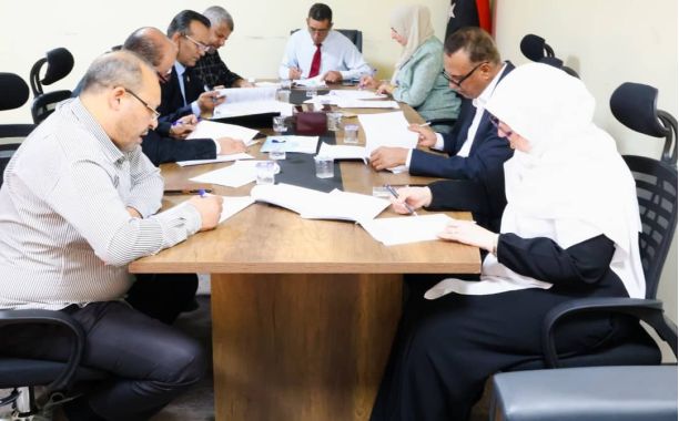 لجنة تنظيم الجهاز الإداري والفني واستكمال الملاك الوظيفي بوزارة التربية والتعليم تعقد اجتماعها الثالث برئاسة وكيل الوزارة للشؤون التربوية الدكتورة “مسعودة الأسود”.