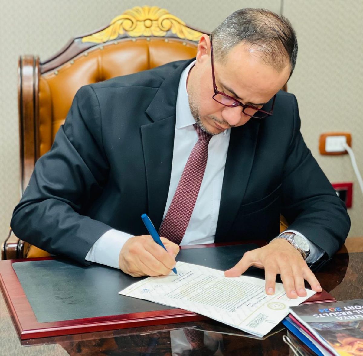 الوزير يباشر إجراءات تسوية الأوضاع الوظيفية للمعلمين والموظفين بوزارة التربية والتعليم