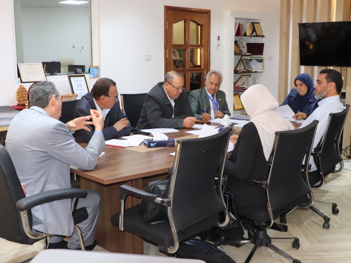 لجنة تنظيم الجهاز الإداري والفني واستكمال الملاك الوظيفي تعقد اجتماعها الأول برئاسة وكيل الوزارة للشؤون التربوية الدكتورة مسعودة الأسود