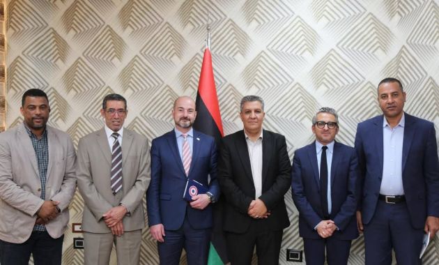 الوزير يستقبل سفير باكستان ويبحث أوضاع المدرسة الباكستانية في ليبيا