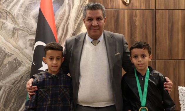 وكيل الوزارة لِشؤون المراقبات يَفتتح مدرسة الأمل بالخمس بعد إتمام أعمال إنشائها التي توقفت لقرابة 20 عاماً