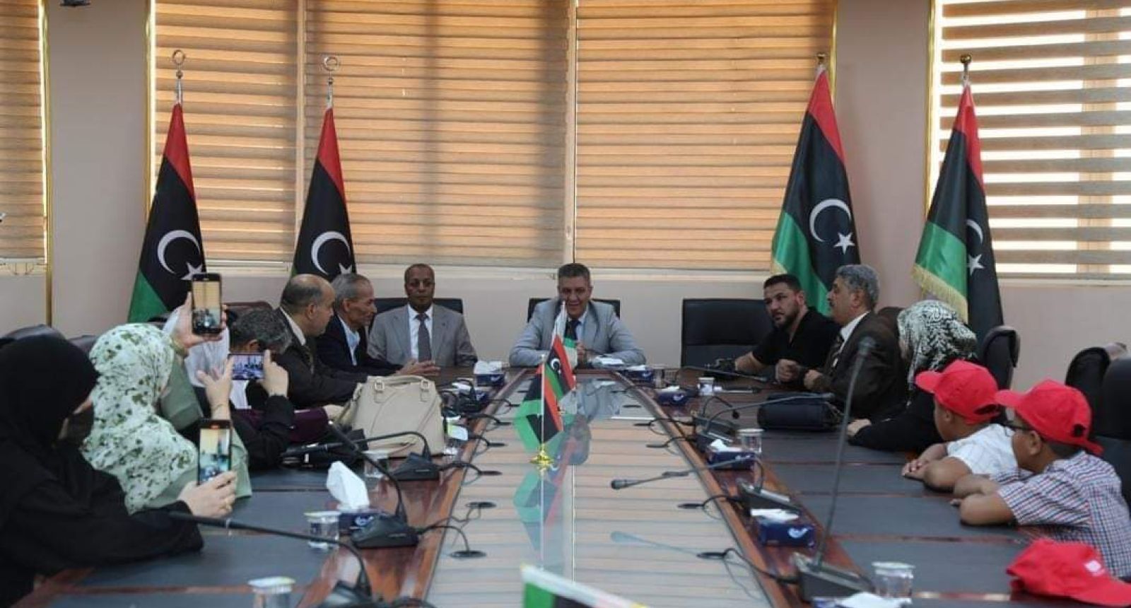 الوزير يلتقي بأعضاء اللجنة المركزية للمنتدى الأول للمواهب الطلابية بمراقبة التربية والتعليم مصراتة