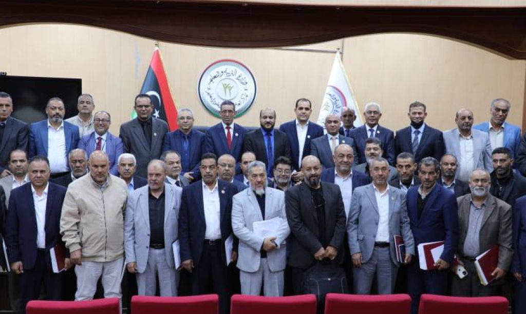 بمشاركة 52 مراقبًا الوزارة تختتم ورشة عمل تدريبية حول تطوير الأداء الإداري والتقني لمراقبي التربية والتعليم بالبلديات