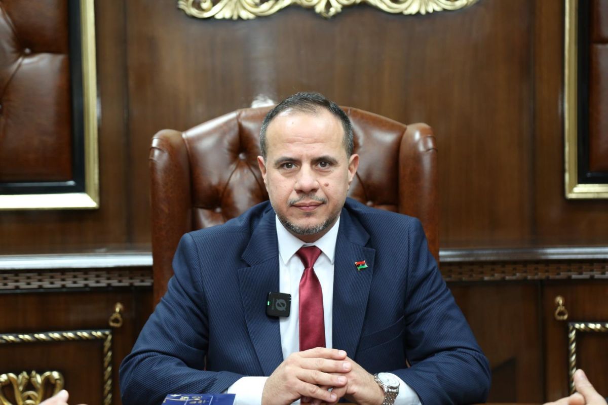 وزير التربية والتعليم الدكتور محمد القريو يباشر مهام عمله رسمياً من مقر الوزارة