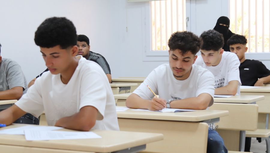 الوزير يُتابع مُلاحظات التلاميذ الواردة من عدّة لجان اِمتحانية
