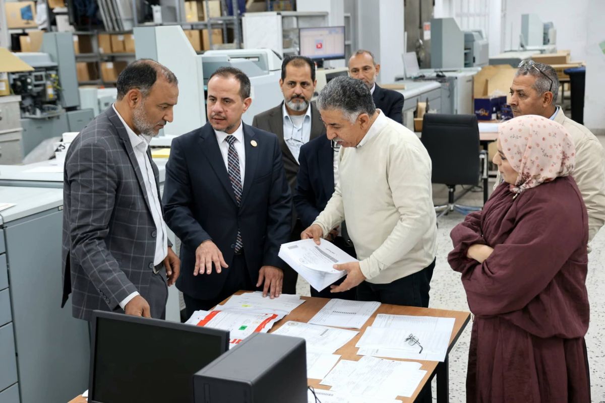 وزير التربية والتعليم يتفقد الاستعدادات الجارية لامتحانات الشهادات العامة بالمركز الوطني للامتحانات