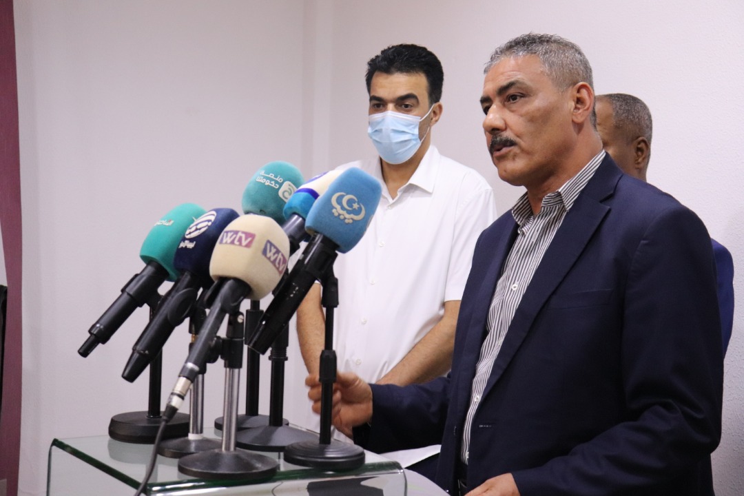 رئيس لجنة العطاءات: عملنا اِستناداً لقراري الوزير ومجلس الوزراء والتزمنا بالخطوات المُحدّدة - وزارة التربية والتعليم رئيس لجنة العطاءات: عملنا اِستناداً لقراري الوزير ومجلس الوزراء والتزمنا بالخطوات المُحدّدة