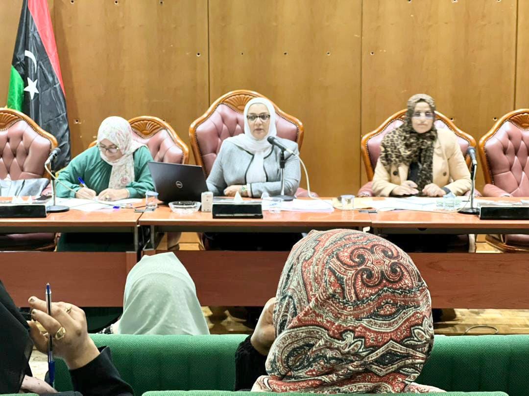 مُدِير إدارة الخِدمة الاِجتماعية والصّحة المَدرسية بالوزارة تَجتمع بمُدِيري مَكاتِب المنطقة الشرقية ببنغازي - وزارة التربية والتعليم مُدِير إدارة الخِدمة الاِجتماعية والصّحة المَدرسية بالوزارة تَجتمع بمُدِيري مَكاتِب المنطقة الشرقية ببنغازي
