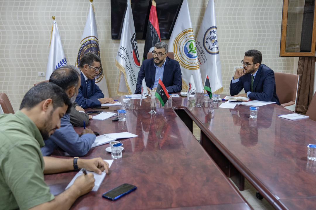 رَئيس الفريق الحُكومي للطوارئ والاِستجابة السريعة يَستعرض مع ممثلي الوزارة جُهود حصر الأضرار وتعليم التلامِيذ في مناطق نُزوحهم - وزارة التربية والتعليم رَئيس الفريق الحُكومي للطوارئ والاِستجابة السريعة يَستعرض مع ممثلي الوزارة جُهود حصر الأضرار وتعليم التلامِيذ في مناطق نُزوحهم