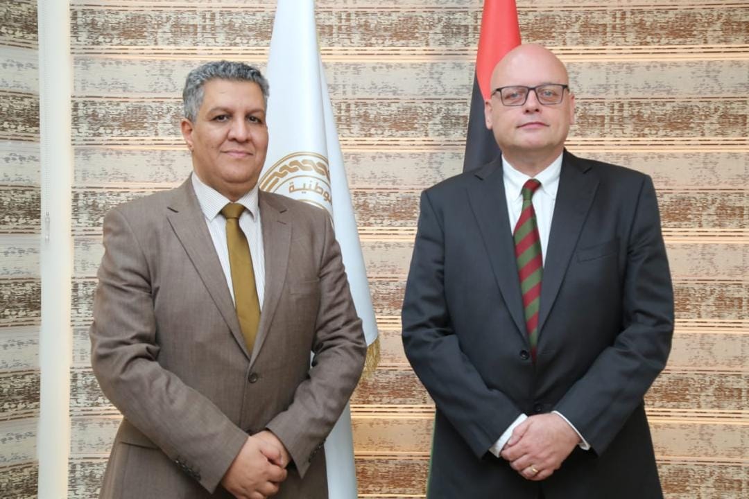 الوزِير يُناقش مع المجلس الثقافي البريطاني تأهِيل ورفع قُدرات مُعلِّمي اللغة الإنجليزية - وزارة التربية والتعليم الوزِير يُناقش مع المجلس الثقافي البريطاني تأهِيل ورفع قُدرات مُعلِّمي اللغة الإنجليزية