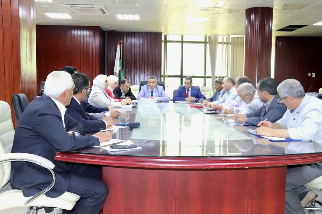 اللجنة العُليا لاِمتحانات الشهادات العامة تعقد اجتماعها الأول وتُحدِّد عدّة ضوابط ومهام للجان الإشراف على الاِمتحانات