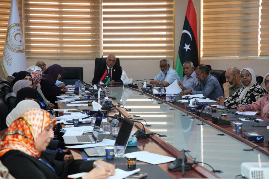 إدارة التخطيط والاستراتيجيات تعقد الاجتماع الثاني للفريق الفني لإعداد الخطة الاستراتيجية للوزارة (2027-2031) - وزارة التربية والتعليم إدارة التخطيط والاستراتيجيات تعقد الاجتماع الثاني للفريق الفني لإعداد الخطة الاستراتيجية للوزارة (2027-2031)
