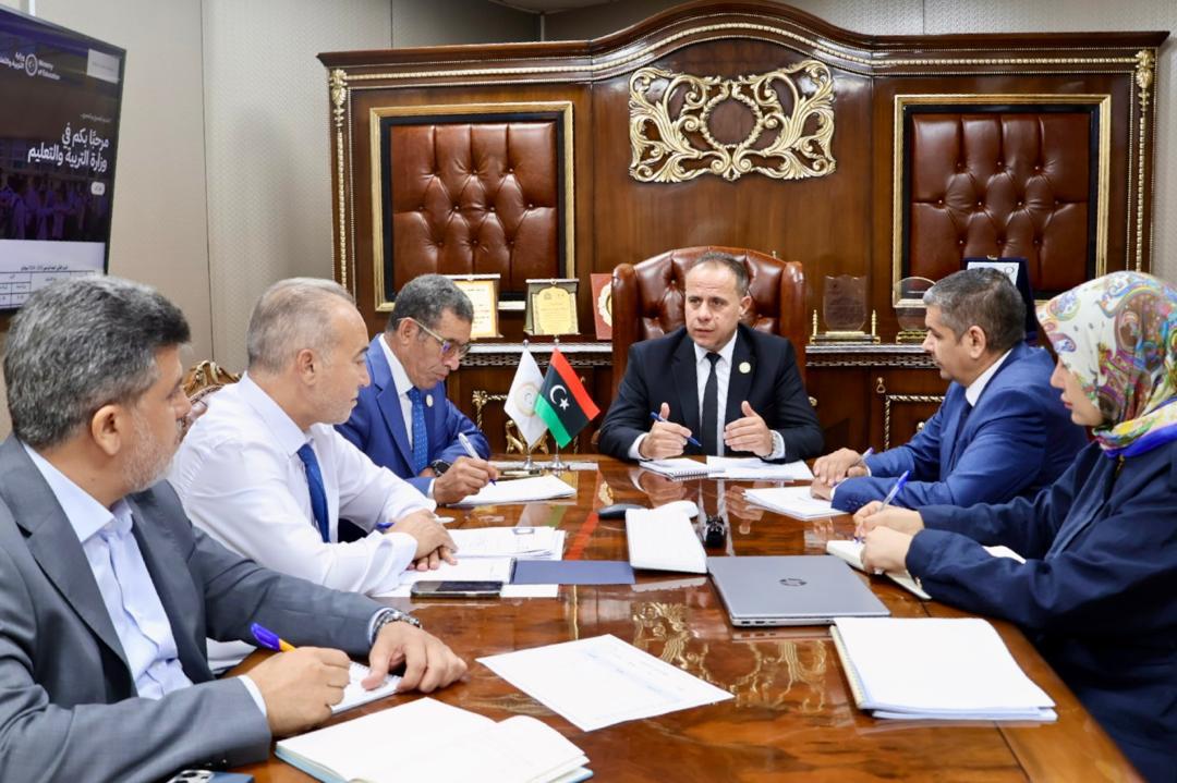 استعداداً لانطلاق العام الدراسي 2026-2027 وزير التربية والتعليم يترأس اجتماعاً لمتابعة جاهزية المؤسسات التعليمية