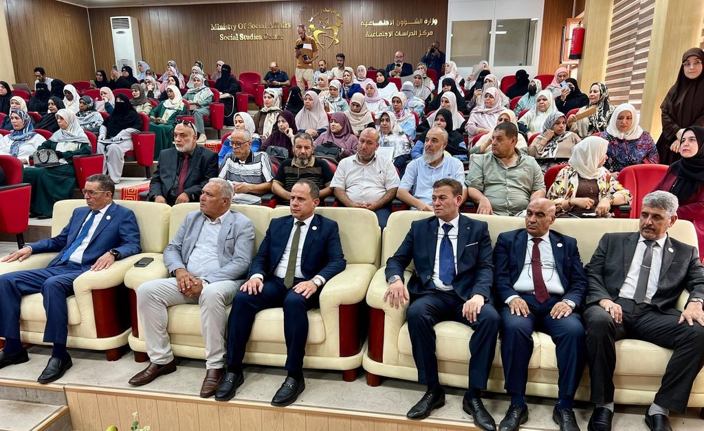 وزير التربية والتعليم يشهد حفل تكريم المتفوقات والقائمين على مبادرة "100 معلم سيبراني" بمراقبة أبو سليم