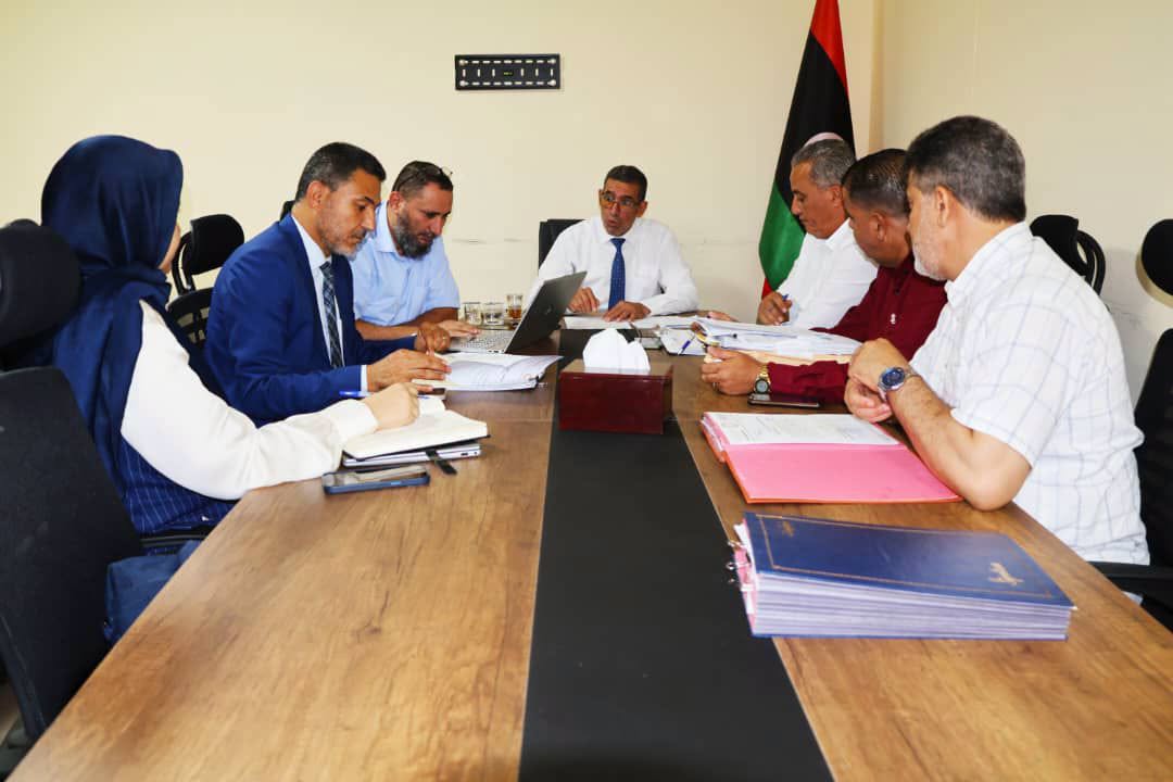 لجنة حصر الاحتياجات من المعلمين بالمؤسسات التعليمية، تعقد اجتماعها السادس برئاسة وكيل وزارة التربية والتعليم لشؤون المراقبات الدكتور "محسن الكبير".