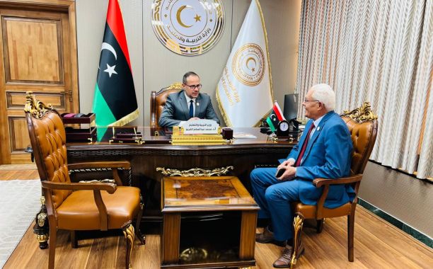 الوزير يلتقي المنسق الوطني لمبادرة تحدّي القراءة العربي في ليبيا