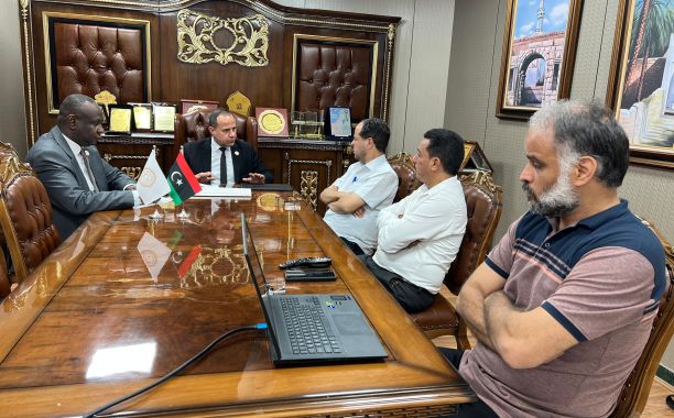 المنصة التدريبية تواصل برامجها بدورة "توظيف تطبيق الجيوجبرا في تدريس مادة الرياضيات"