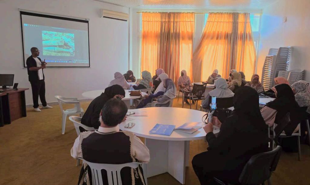 اختتام البرنامج التوعوي حول مخاطر الألغام ومخلفات الحروب بكلية اللغات جامعة سبها