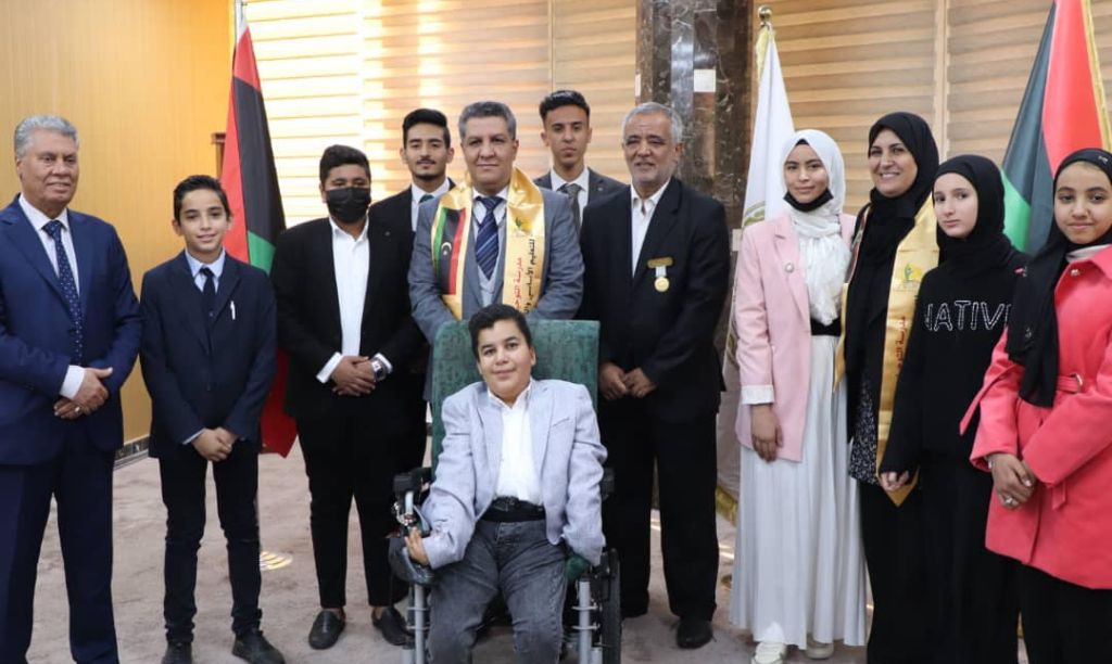 الوَزِير وَوكِيل الوزارة للشؤون التَّربوية ومدير مركز المناهج التَّعليمية يجتمعون مع أمين عام ورئيس وأعضاء برلمان أطفال ليبيا