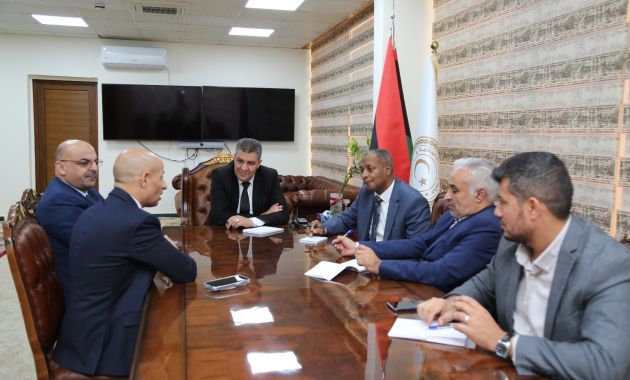 اِستعراض سير العملية التّعليمية والاِطّلاع على جُهود النّشاط المدرسي خلال الاِجتماع العادي الرابع للوزارة