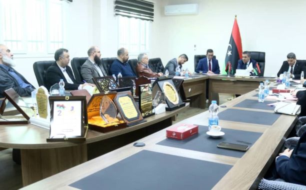 الْوزِير يبحث مَع السّفير البريطاني لدَى ليبيا دعم تعلِيم اللغة الإنجليزية