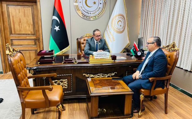 الوزير يعقد اجتماعاً بمدير مصلحة التفتيش والتوجيه التربوي لمتابعة سير العملية التعليمية
