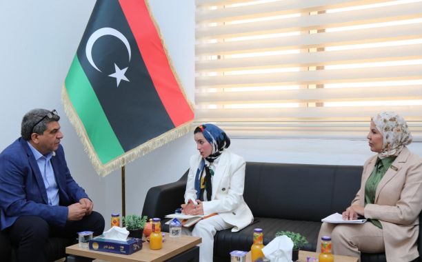 وزير التربية والتعليم يتفقد سير العملية التعليمية بمدرسة القويعة الغربية بمراقبة التربية والتعليم القره بوللي