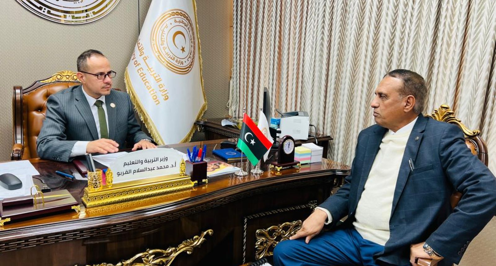 الوزير يعقد اجتماعًا مع مدير إدارة الاحتياط العام - وزارة التربية والتعليم الوزير يعقد اجتماعًا مع مدير إدارة الاحتياط العام