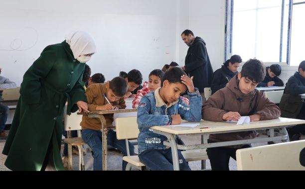 مدير المركز الوطني للامتحانات يعقد اجتماعًا بمديري الإدارات والمكاتب بالمركز