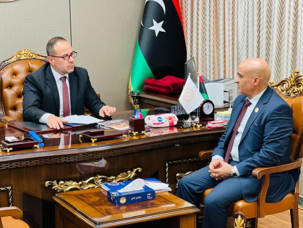 الوزير يعقد اجتماعًا مع مكتب التعاون الدولي، والإعلام والاتصال - وزارة التربية والتعليم الوزير يعقد اجتماعًا مع مكتب التعاون الدولي، والإعلام والاتصال