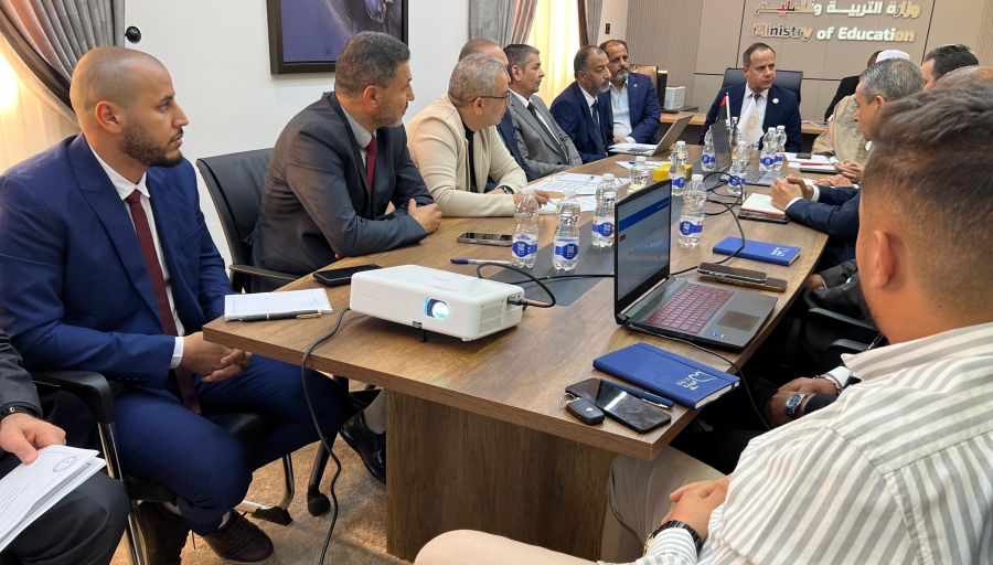 وزارة التربية والتعليم تستعرض دليل إجراءات العمل الإعلامي بالتعاون مع مركز الاتصال الحكومي وفريق مشروع"مساندة 2" - وزارة التربية والتعليم وزارة التربية والتعليم تستعرض دليل إجراءات العمل الإعلامي بالتعاون مع مركز الاتصال الحكومي وفريق مشروع"مساندة 2"