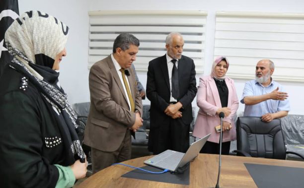 وَزِير التَّربية والتَّعليم يجتمع بِمندوبي شركات طباعة الكتاب المدرسي للعام الدِّراسي المُقبل