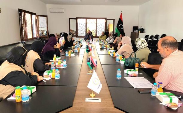 وزير التربية والتعليم يلتقي مدير إدارة الشؤون الإدارية والمالية ويطّلع على سير العمل والإجراءات الإدارية والمالية