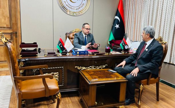 الوزير يعقد اجتماعاً بمدير مصلحة التفتيش والتوجيه التربوي لمتابعة سير العملية التعليمية