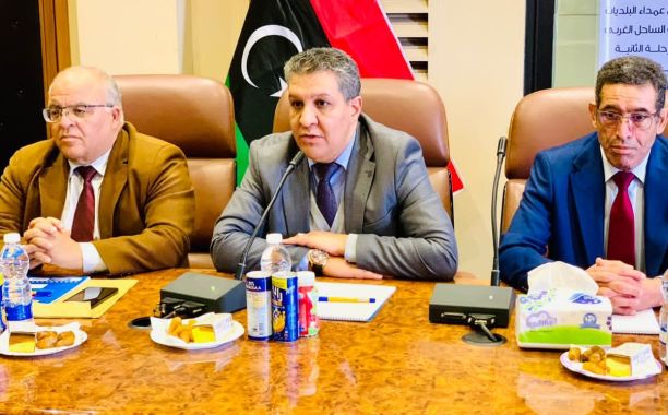 الوزير يعقد اجتماعاً مع وكلاء الوزارة ومستشاريه لمناقشة آليات العمل داخل الوزارة والجهات التابعة لها في تنفيذ خطة الـ100 يوم