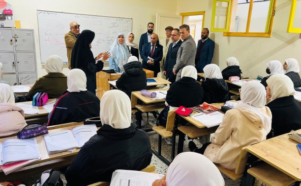 الوزير يجري زيارة تفقدية لمدرسة أحمد قنابة بمراقبة التربية والتعليم طرابلس المركز