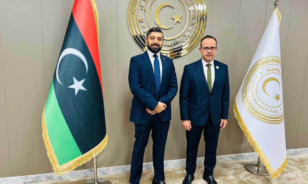 الوزير يستقبل وفد من الملحق الثقافي بسفارة المملكة المتحدة لدى ليبيا ومدير المجلس الثقافي البريطاني